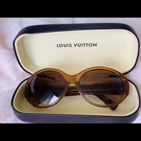 Louis Vuitton Round Sunglasses - Picture 4 of 4